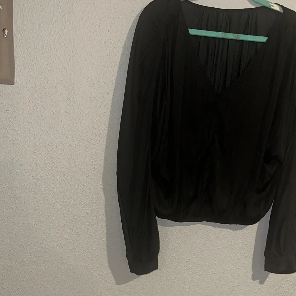 Calvin Klein Elegant Black V-Neck Blouse